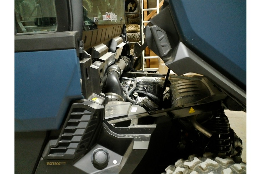 2026 Can-Am Defender MAX XT CAB HD11