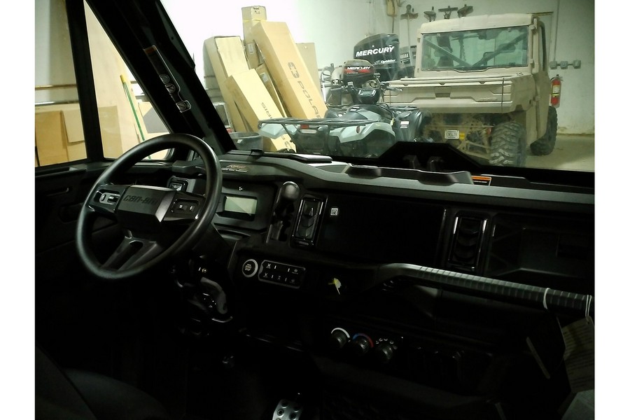2026 Can-Am Defender MAX XT CAB HD11