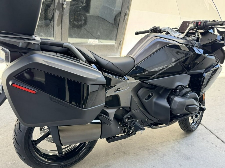 2026 BMW R 1300 RT Triple Black