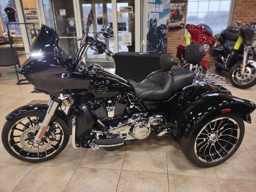 2023 Harley-Davidson® FLTRT - Road Glide® 3