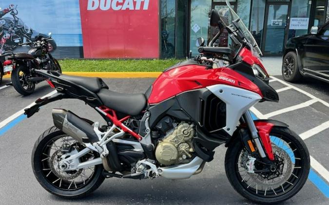 2022 Ducati Multistrada V4S Ducati Red / Spoked Wheels