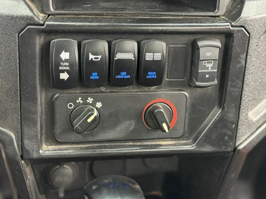 2016 Polaris® General™ 1000 EPS Deluxe Orange Burst