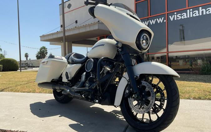 FLHXS 2018 Street Glide® Special