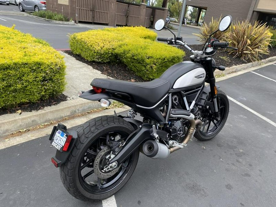 2022 Ducati Scrambler Icon Dark