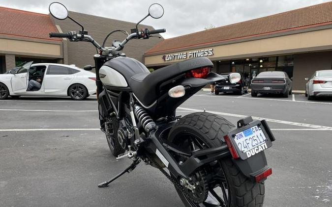 2022 Ducati Scrambler Icon Dark