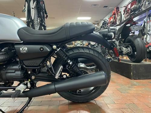 2021 Moto Guzzi V7 Stone E5