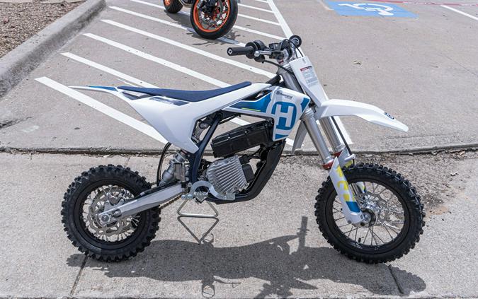 2024 Husqvarna Motorcycles EE 5