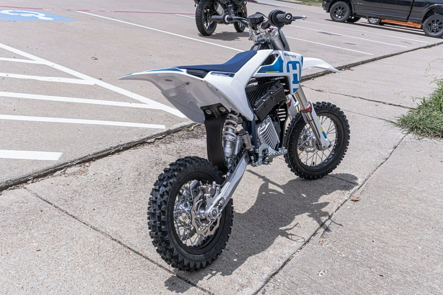 2024 Husqvarna Motorcycles EE 5