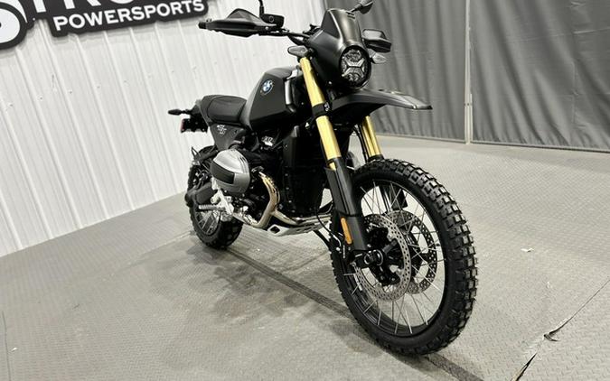 2026 BMW R 12 G/S Night Black Matte G/S