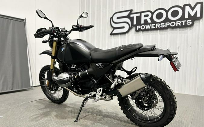 2026 BMW R 12 G/S Night Black Matte G/S
