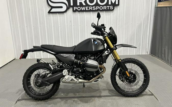 2026 BMW R 12 G/S Night Black Matte G/S