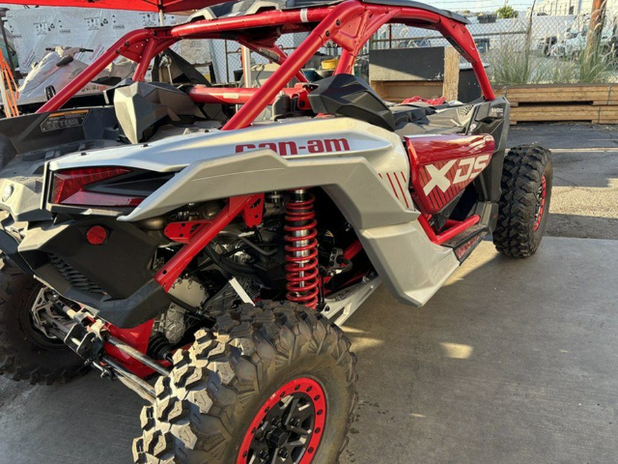 2025 Can-Am Maverick X3 X Ds Turbo RR Fiery Red & Hyper Silver