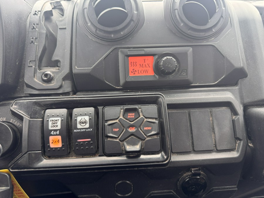 2024 Can-Am Defender MAX Limited HD10