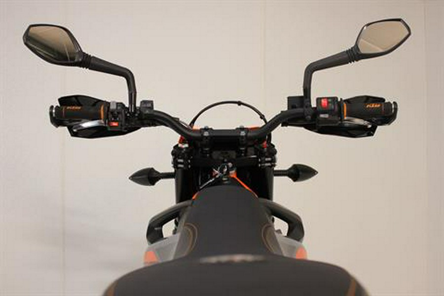 2021 KTM 690 SMC R