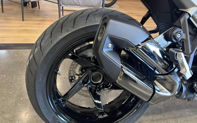 2026 BMW R 1300 R - RACING BLUE METALLIC