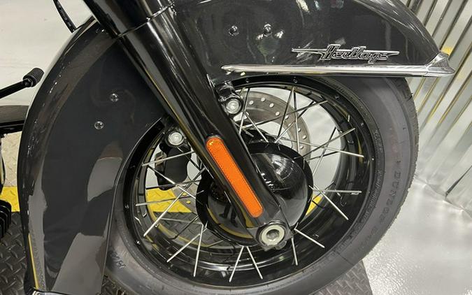 2026 Harley-Davidson Softail FLHC - Heritage Classic