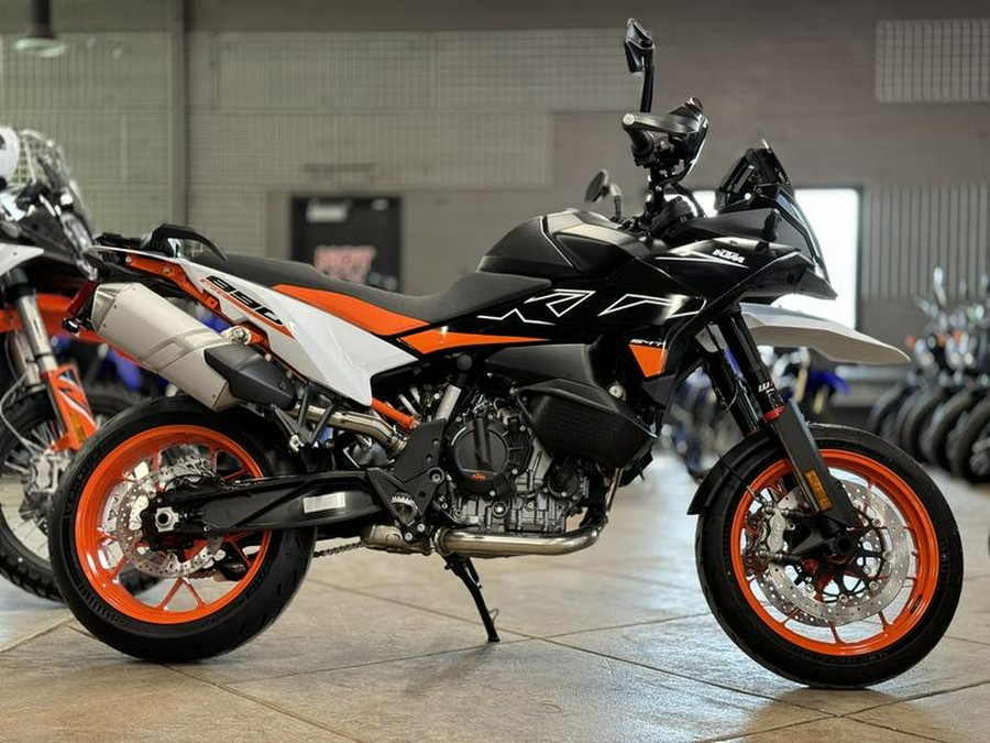 2024 KTM 890 SMT