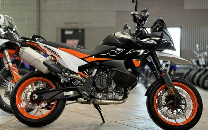 2024 KTM 890 SMT