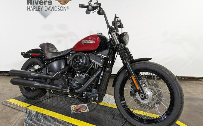 2020 Harley-Davidson Street Bob Two-Tone Red /Vivid Black