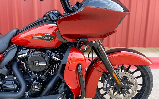 2025 Harley-Davidson Tri Glide Ultra Whiskey Fire - Black Finish