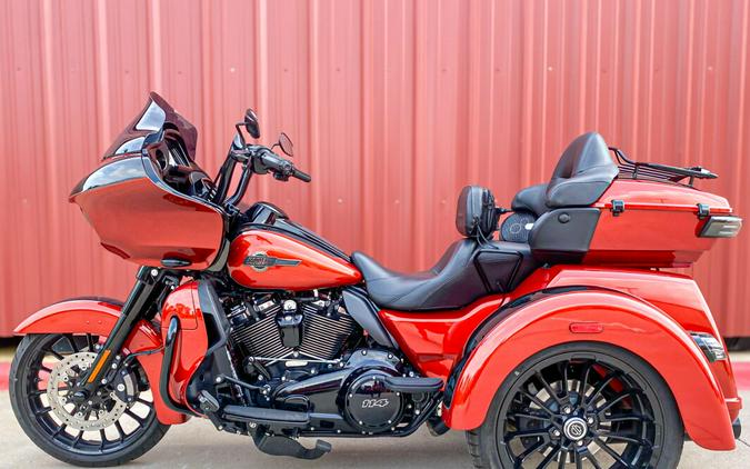 2025 Harley-Davidson Tri Glide Ultra Whiskey Fire - Black Finish