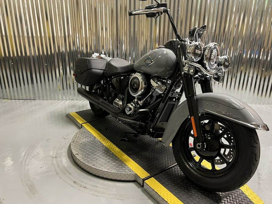 2026 Harley-Davidson Softail FLHC - Heritage Classic
