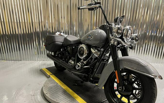 2026 Harley-Davidson Softail FLHC - Heritage Classic