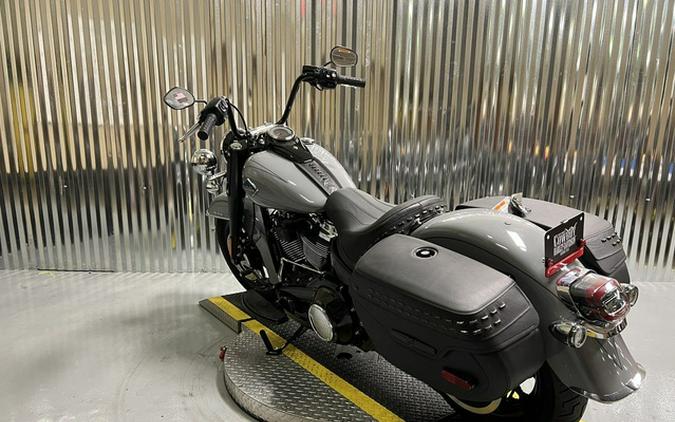 2026 Harley-Davidson Softail FLHC - Heritage Classic