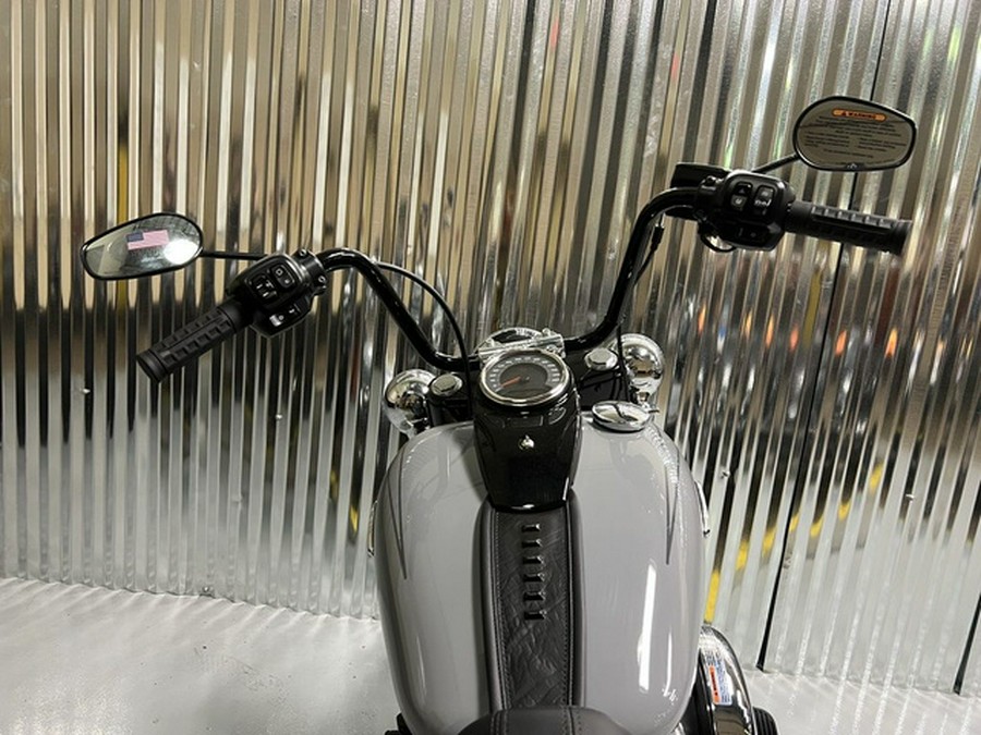 2026 Harley-Davidson Softail FLHC - Heritage Classic