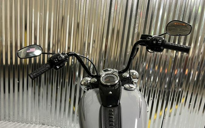 2026 Harley-Davidson Softail FLHC - Heritage Classic