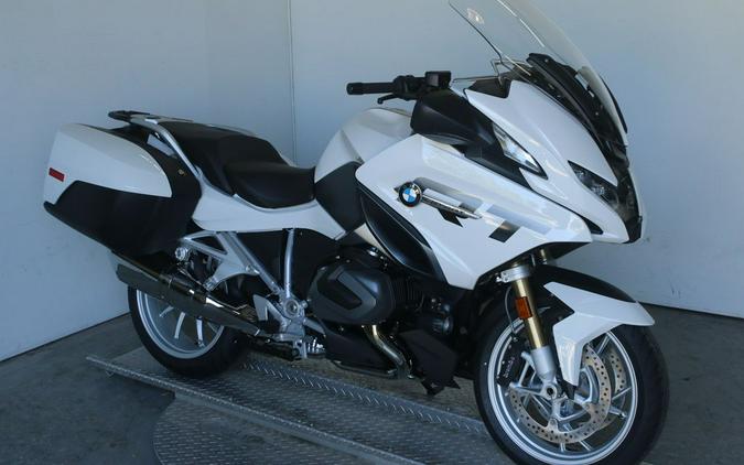 2024 BMW R 1250 RT Alpine White 3