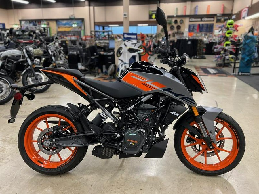 2023 KTM 200 Duke