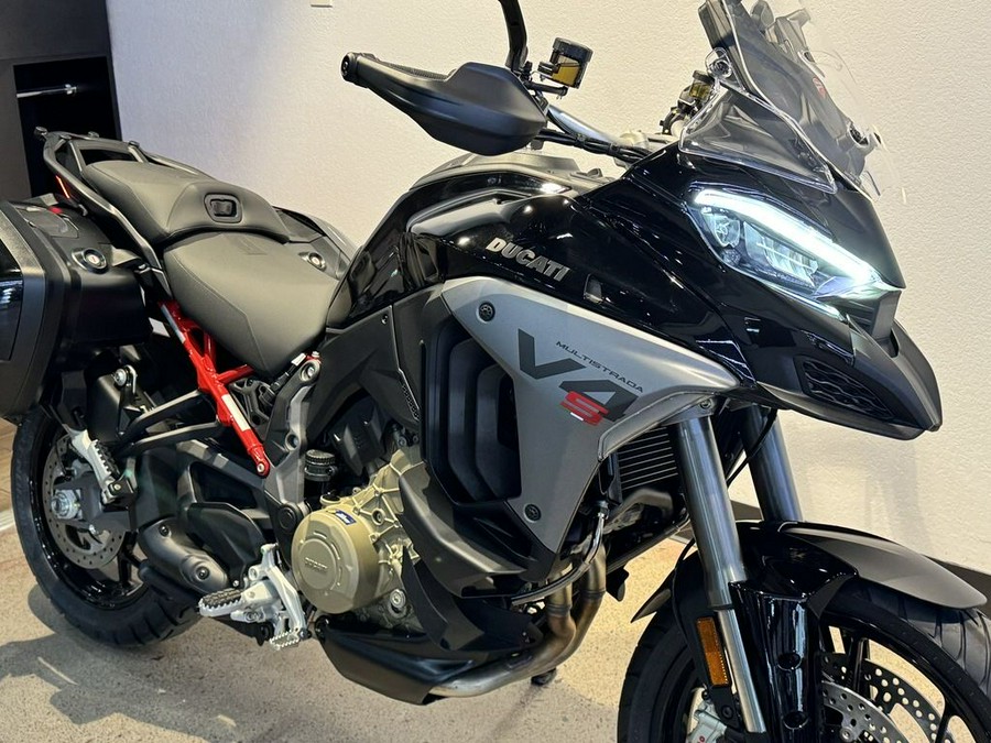 2025 Ducati Multistrada V4 S Travel & Radar Spoked Wheels Aviator Grey