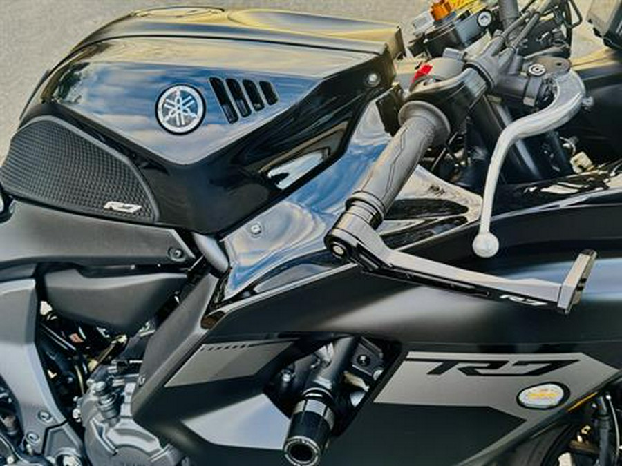 2025 Yamaha YZF-R7