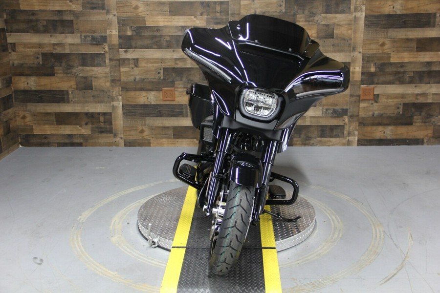 2024 Harley-Davidson Street Glide® Vivid Black - Black Finish