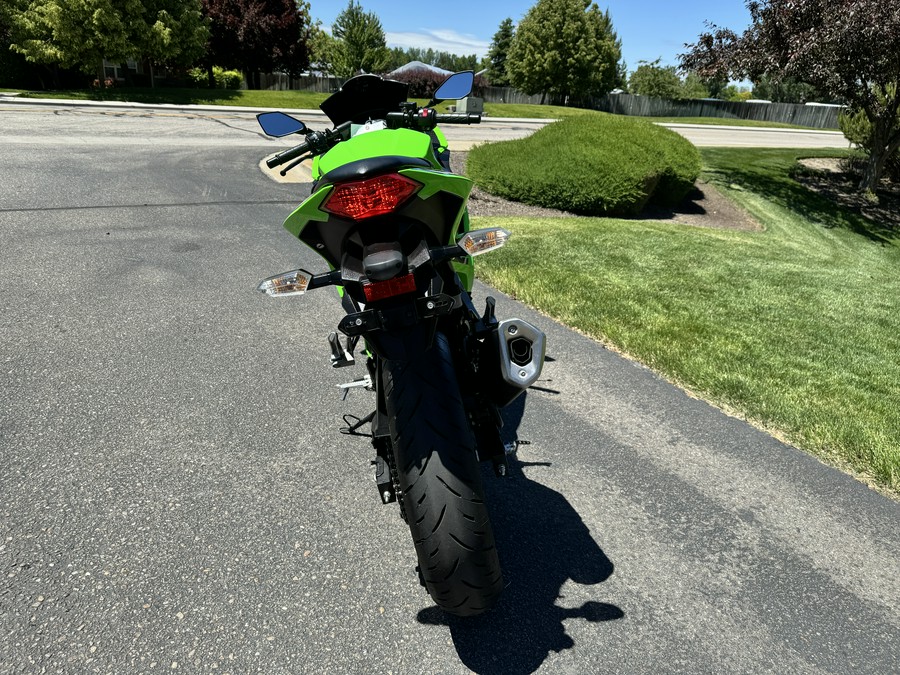 2014 Kawasaki Ninja® 300 SE