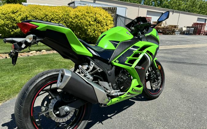 2014 Kawasaki Ninja® 300 SE