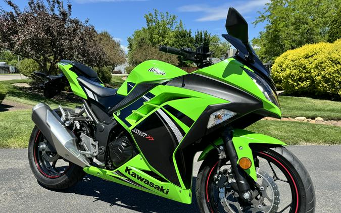 2014 Kawasaki Ninja® 300 SE