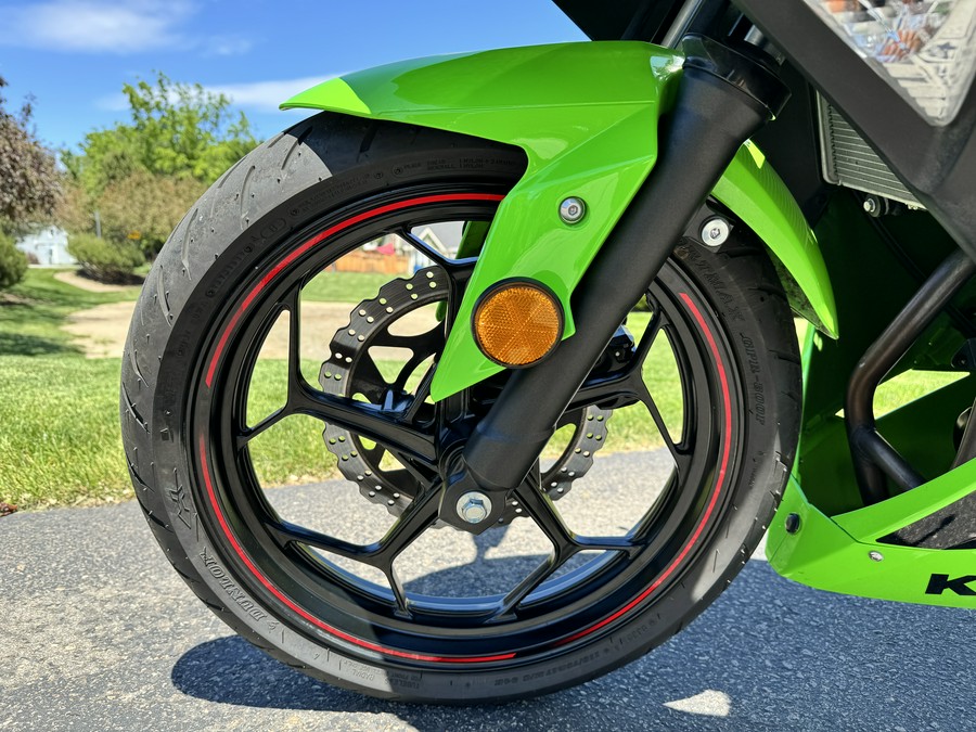 2014 Kawasaki Ninja® 300 SE