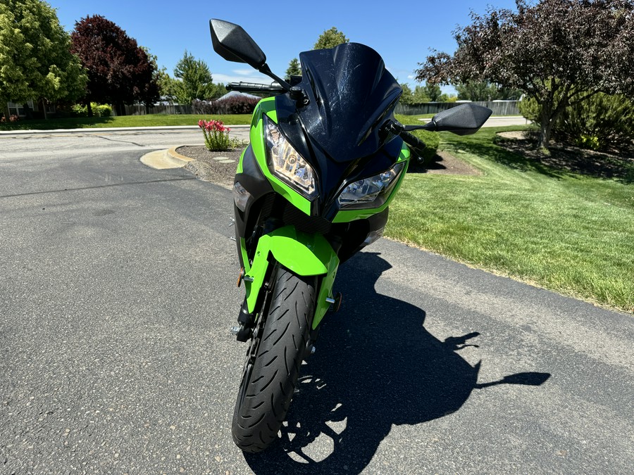 2014 Kawasaki Ninja® 300 SE