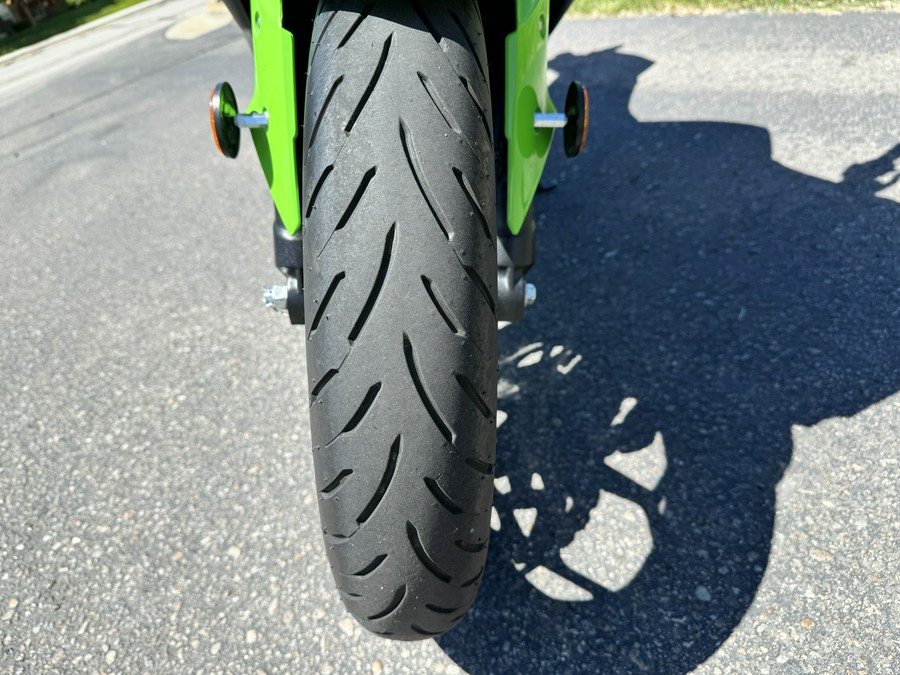 2014 Kawasaki Ninja® 300 SE