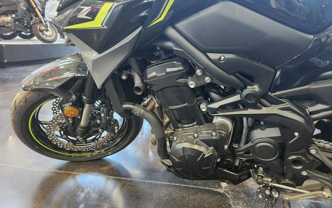 2024 Kawasaki Z900 ABS Metallic Spark Black/Metallic Matte Dark