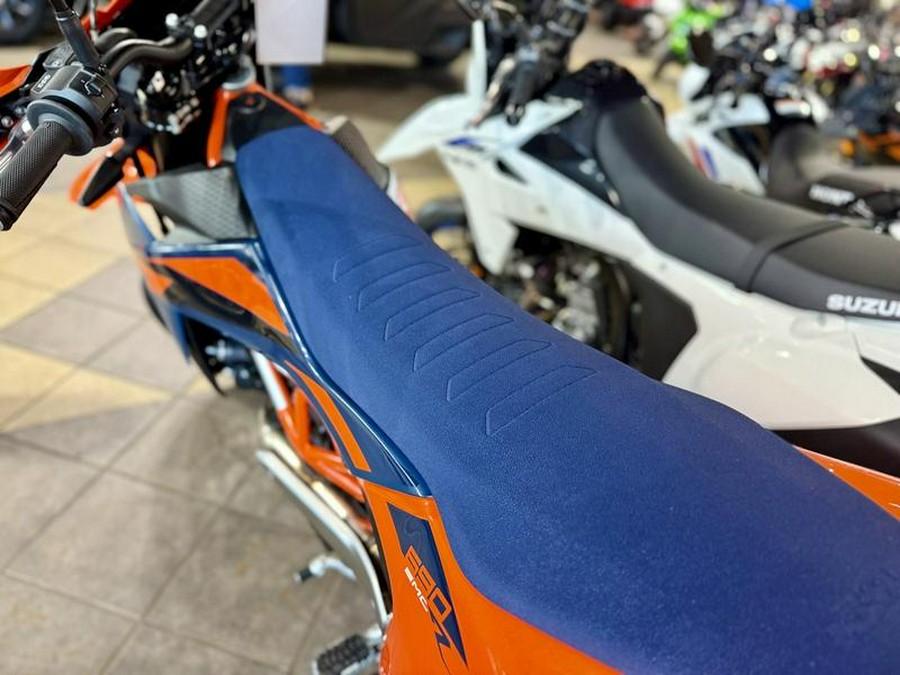 2026 KTM 690 SMC R