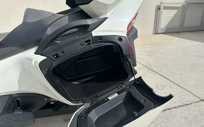 2016 Can-Am Spyder RT S 6-Speed Semi-Automatic (SE6)