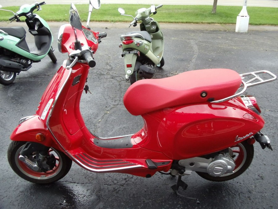 2022 Vespa Primavera 50 Red