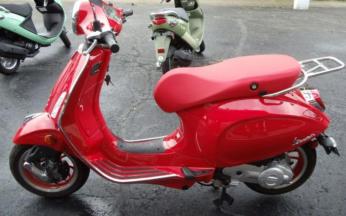 2022 Vespa Primavera 50 Red