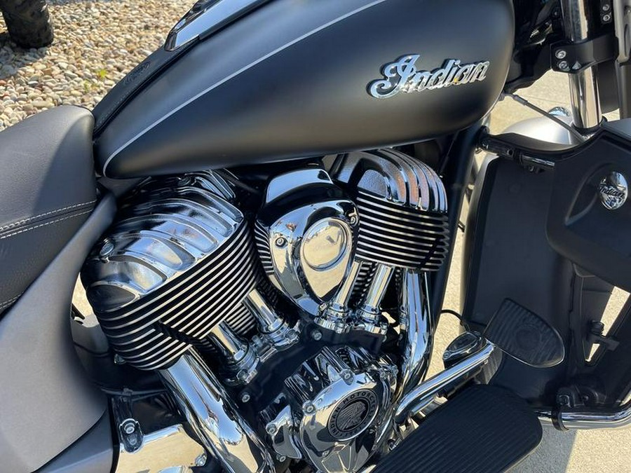 2019 Indian Motorcycle® Roadmaster® Steel Gray Smoke / Thunder Black Smoke