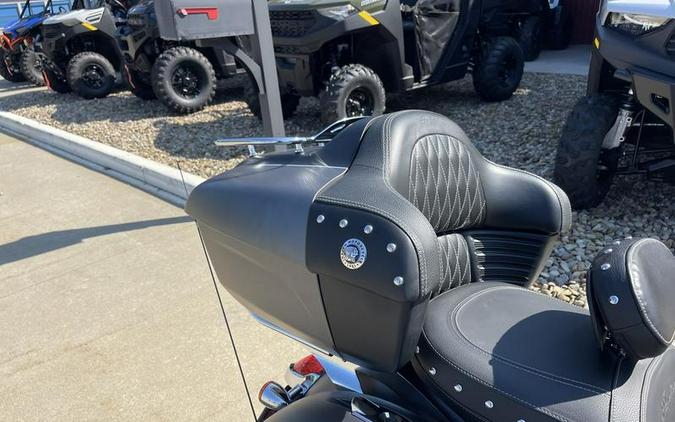 2019 Indian Motorcycle® Roadmaster® Steel Gray Smoke / Thunder Black Smoke