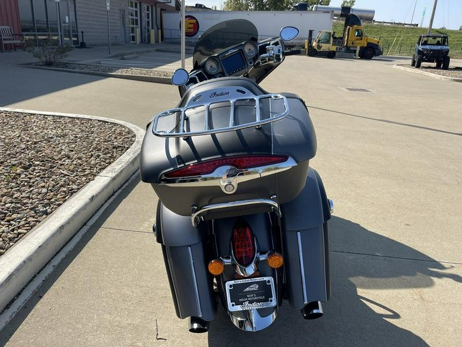 2019 Indian Motorcycle® Roadmaster® Steel Gray Smoke / Thunder Black Smoke