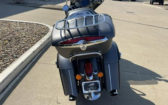 2019 Indian Motorcycle® Roadmaster® Steel Gray Smoke / Thunder Black Smoke